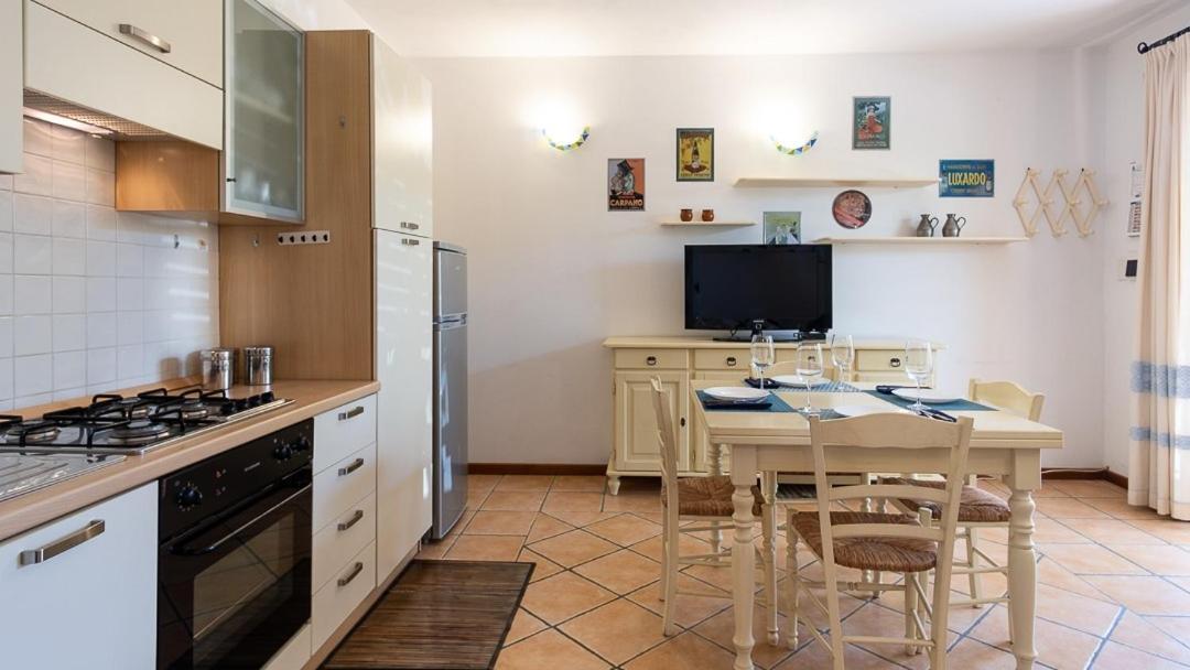 Luisa Sunny House Apartment Santa Maria Navarrese Bagian luar foto